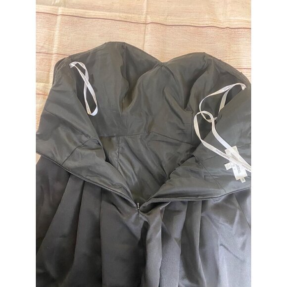 David's Bridal Women's Black Strapless Ruched Bodice Wedding Dress - 18 - Picture 14 of 15